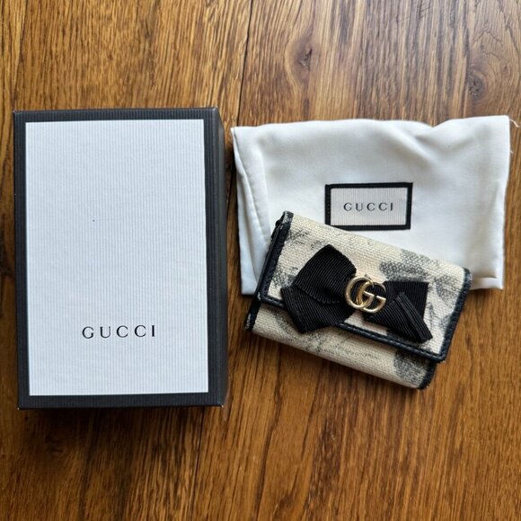 ⏰LAST CHANCE⏰ Gucci Bow 6-Key Holder